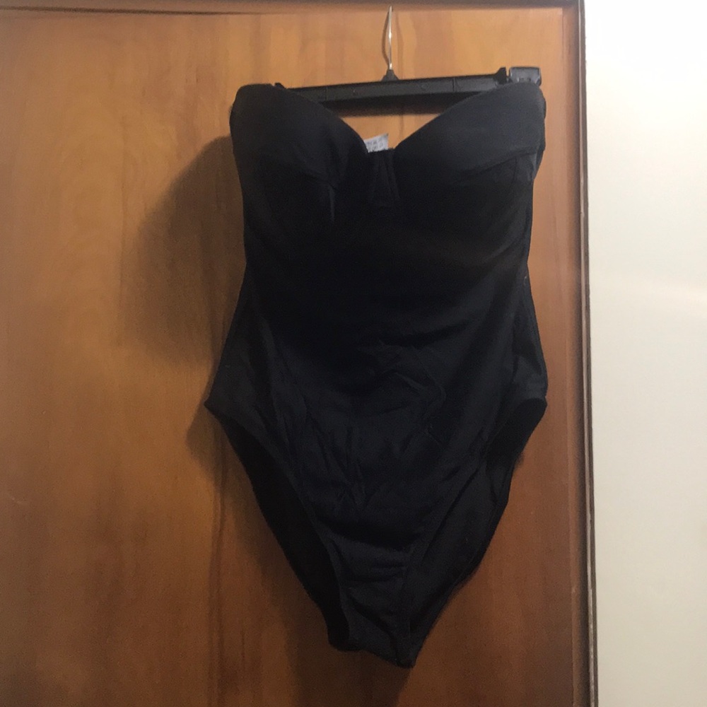NWT bra size DD j crew strapless swimsuit